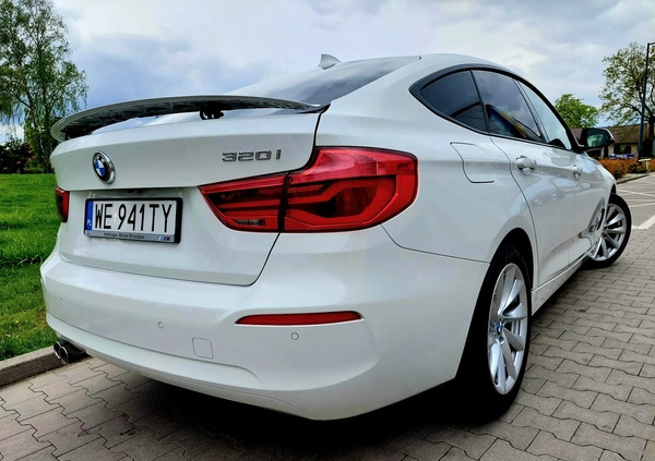 BMW 3GT cena 88900 przebieg: 102505, rok produkcji 2018 z Warszawa małe 742
